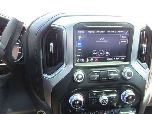 Certified 2022 GMC Sierra 1500 SLT w/ SLT Premium Package AWD/4WD image 32