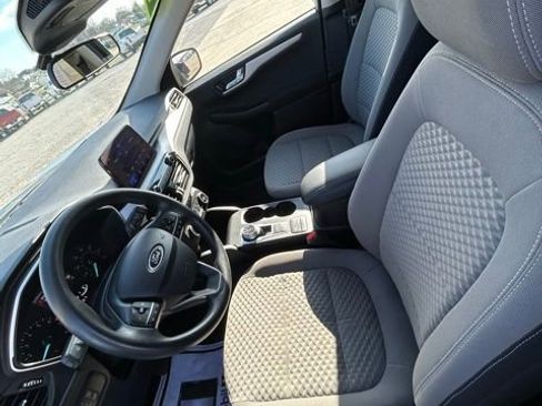 Used 2020 Ford Escape SE image 7