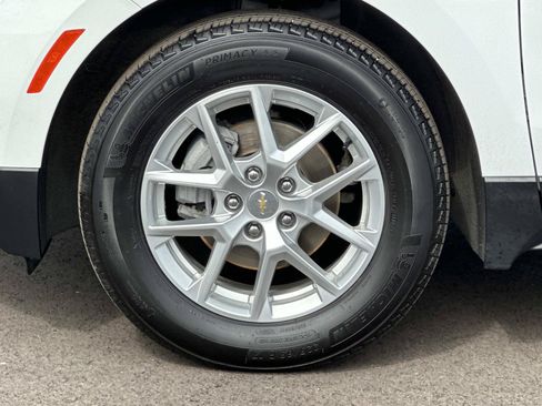 Certified 2024 Chevrolet Equinox LT w/ LPO, Floor Liner Package FWD image 8