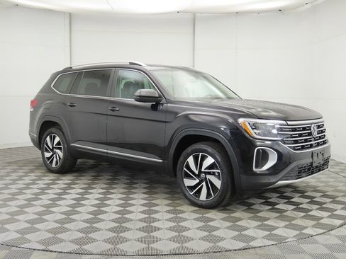 Certified 2024 Volkswagen Atlas SEL image 3