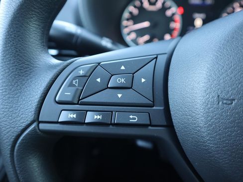 Used 2025 Nissan Sentra S image 18