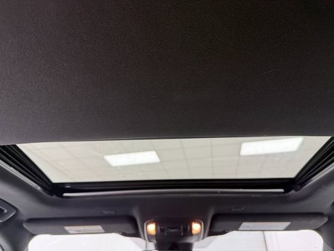 Used 2023 Toyota Highlander XSE image 33