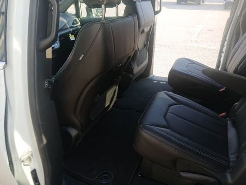 New 2026 Chrysler Pacifica Select image 20