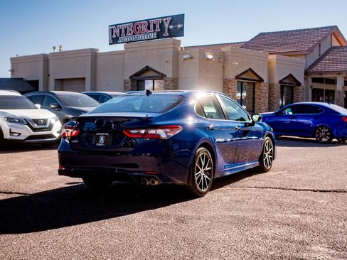 Used 2024 Toyota Camry SE image 7