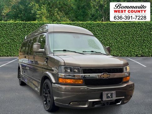 Used 2021 Chevrolet Express 3500 LS w/ Chrome Appearance Package image 1