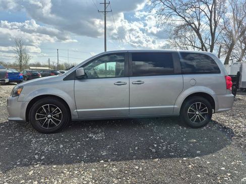 Used 2018 Dodge Grand Caravan GT image 3