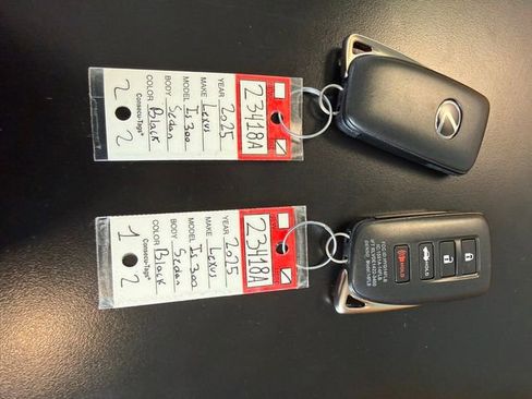 Certified 2025 Lexus IS 300 F Sport image 28