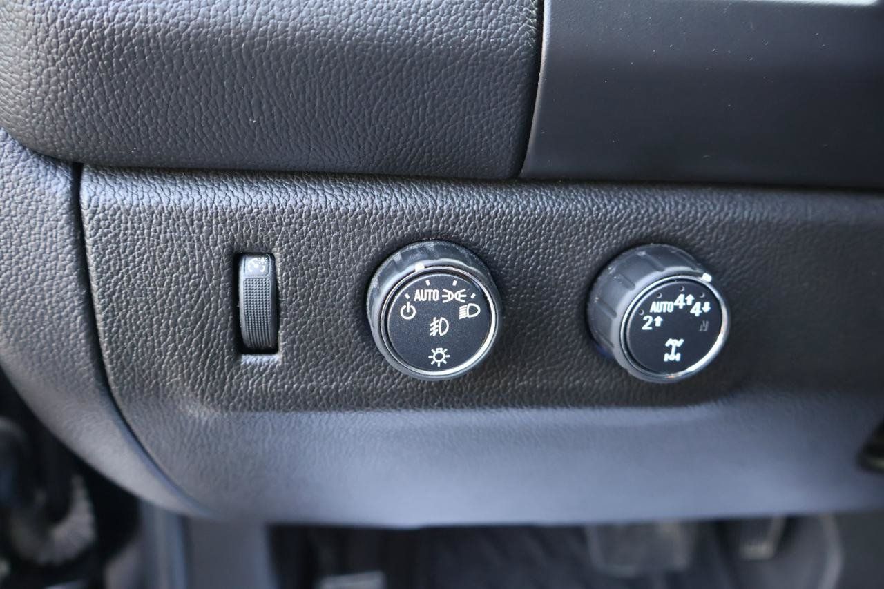 Used 2021 Chevrolet Colorado LT w/ LT Convenience Package AWD/4WD image 11