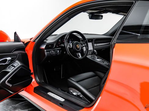Used 2018 Porsche 911 Carrera 4S AWD/4WD image 30