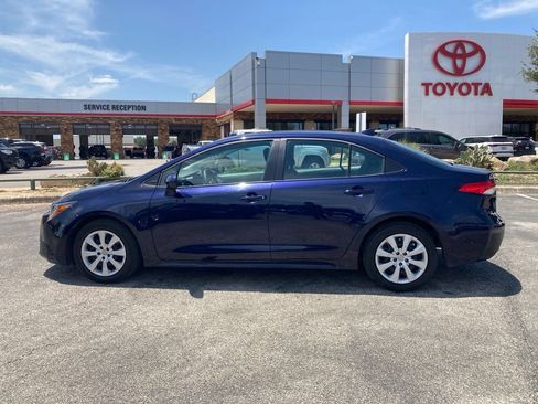 Certified 2025 Toyota Corolla LE FWD image 8