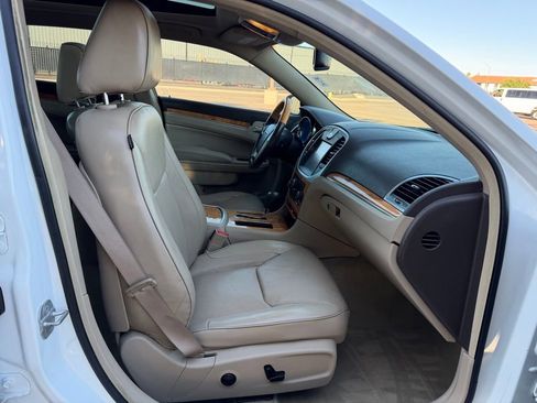 Used 2013 Chrysler 300 C image 17