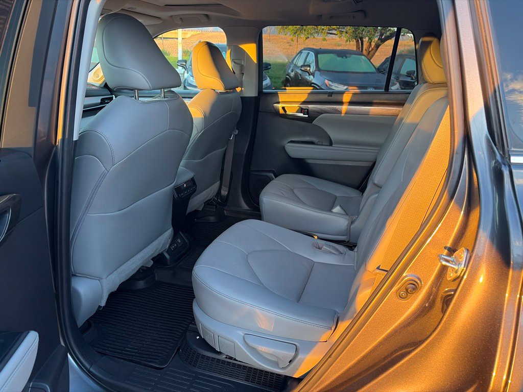 Used 2023 Toyota Highlander Limited w/ Protection Package #3 (TMS) AWD/4WD image 24