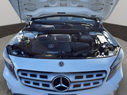 Used 2019 Mercedes-Benz GLA 250 4MATIC w/ Premium Package image 21