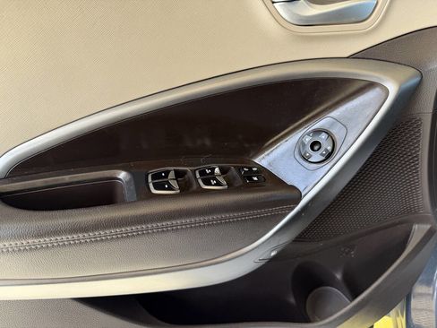 Used 2017 Hyundai Santa Fe Sport image 22