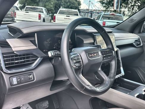 Certified 2026 GMC Acadia Elevation w/ Elevation Premium Package FWD image 10