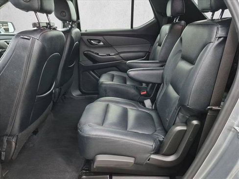 Certified 2023 Chevrolet Traverse LT FWD image 17
