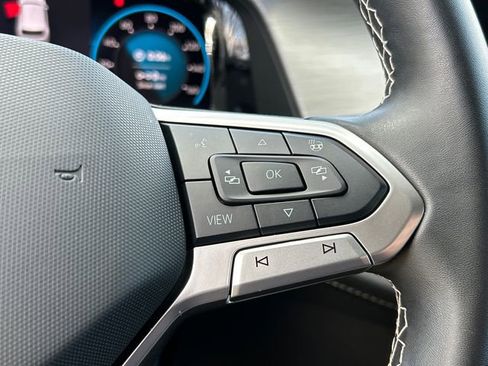 Certified 2025 Volkswagen Atlas Cross Sport SE image 15