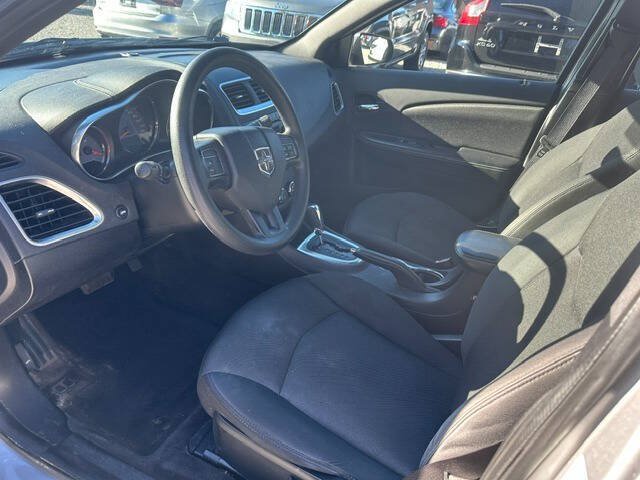 Used 2013 Dodge Avenger SE FWD image 10