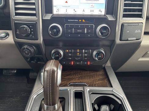 Used 2019 Ford F150 Limited image 18