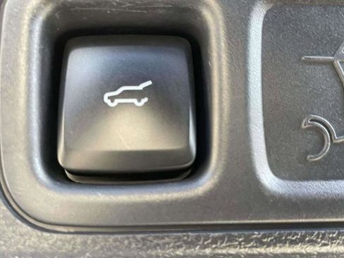 Certified 2024 Ford Expedition Limited image 10