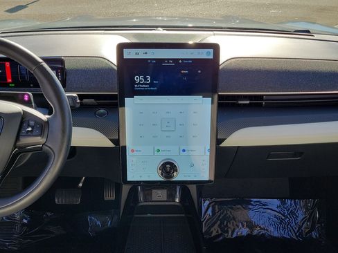 Used 2021 Ford Mustang Mach-E Premium image 18