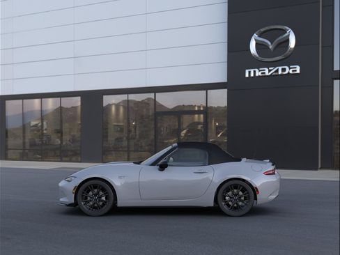 New 2026 MAZDA MX-5 Miata Club w/ Interior Package RWD image 3