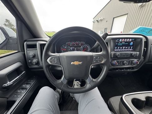 Used 2018 Chevrolet Silverado 1500 LT w/ LT Eassist Package AWD/4WD image 9