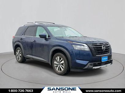 Certified 2025 Nissan Pathfinder SL w/ Black Appearance Package