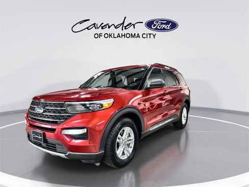 Used 2022 Ford Explorer XLT w/ Equipment Group 202A image 4
