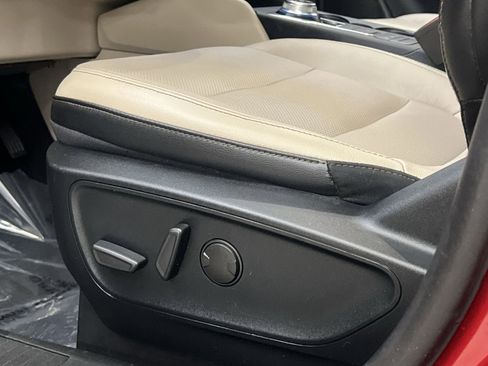 Used 2020 Ford Escape Titanium image 12