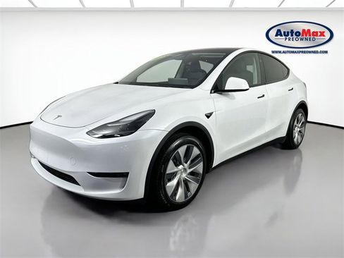 Used 2023 Tesla Model Y Long Range image 5