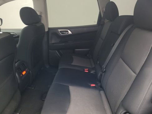 Used 2017 Nissan Pathfinder S FWD image 18