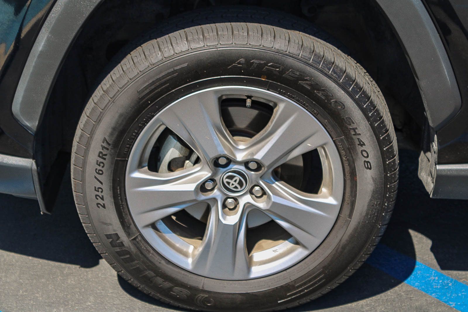 Used 2024 Toyota RAV4 LE AWD/4WD image 13