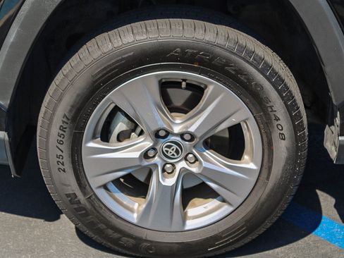 Used 2024 Toyota RAV4 LE AWD/4WD image 13