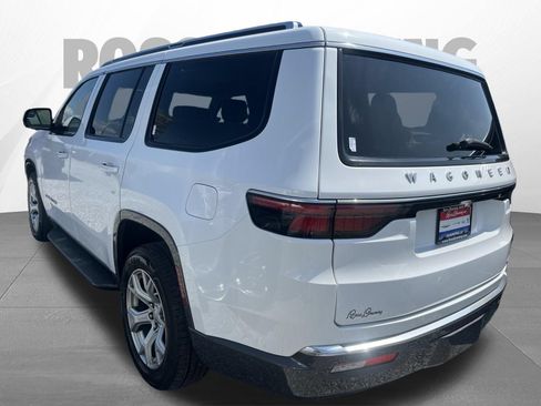 Used 2022 Jeep Wagoneer Series II RWD image 6
