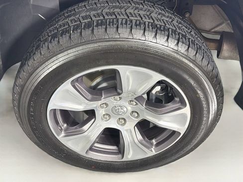 Used 2024 RAM 1500 Laramie RWD image 32