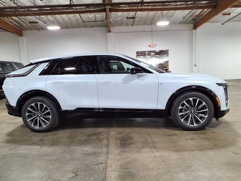 Used 2026 Cadillac Lyriq Sport image 4
