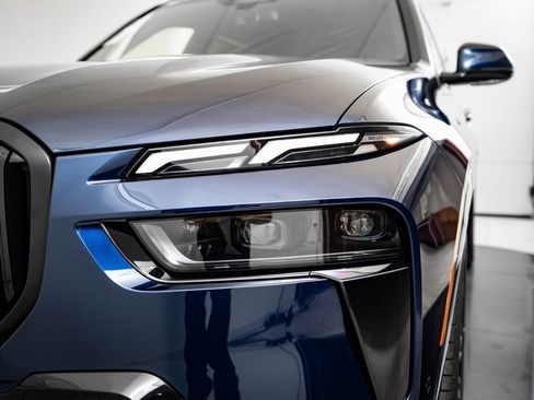 New 2026 BMW X7 xDrive40i w/ M Sport Package image 16