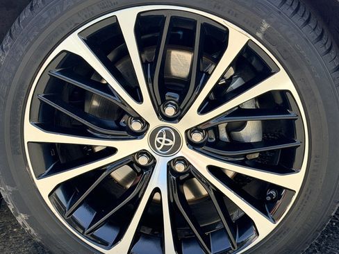 Used 2018 Toyota Camry SE FWD image 42