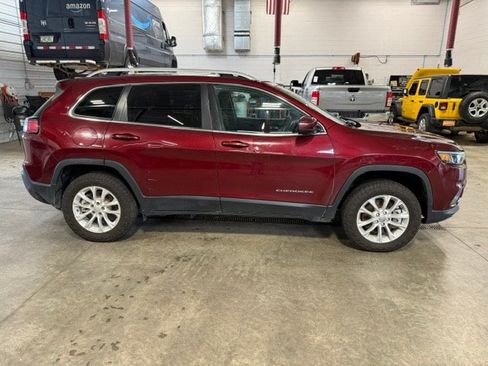 Used 2019 Jeep Cherokee Latitude w/ Popular Appearance Group AWD/4WD image 5