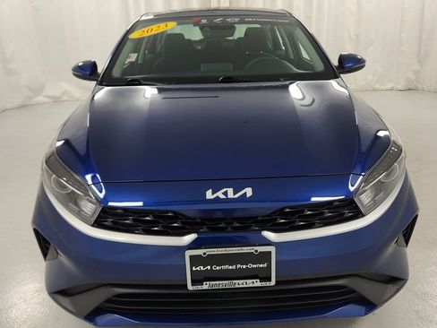Used 2023 Kia Forte LXS w/ LXS Technology Package FWD image 8