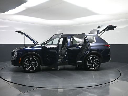 Used 2024 Mitsubishi Outlander SE image 25