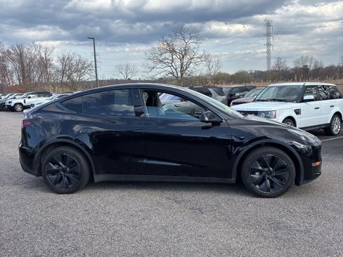 Used 2025 Tesla Model Y Long Range AWD/4WD image 8