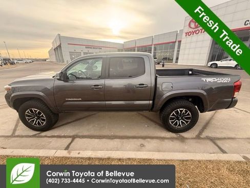 Used 2020 Toyota Tacoma TRD Sport image 7