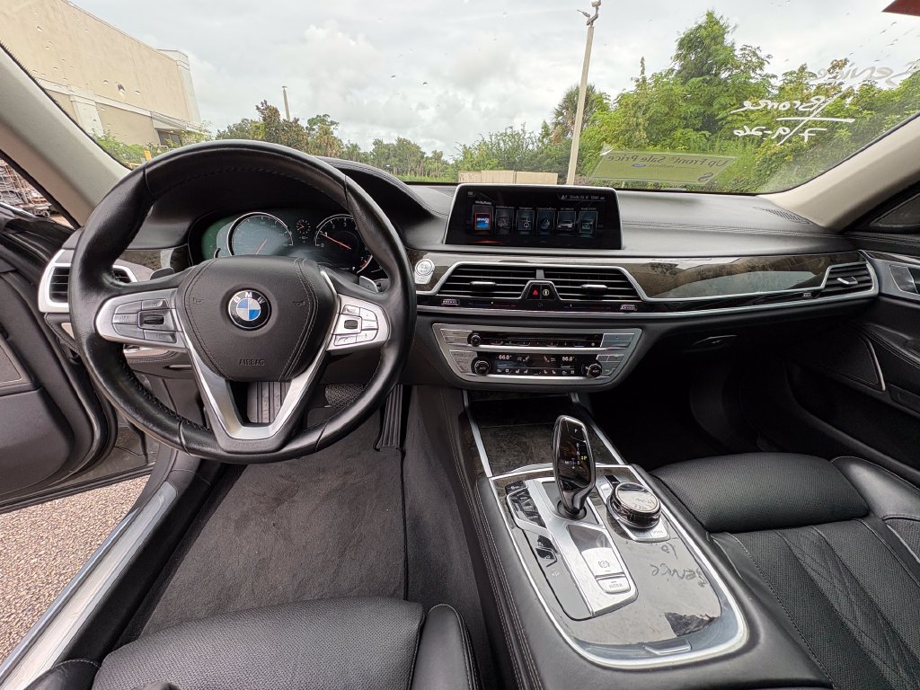 Used 2017 BMW 740i RWD image 8