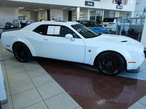 Used 2022 Dodge Challenger R/T Scat Pack image 2