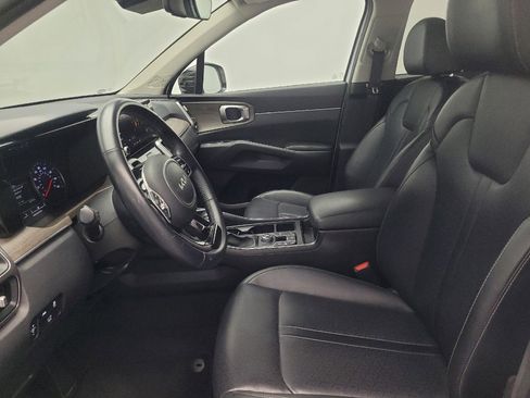 Used 2022 Kia Sorento EX w/ Panoramic Sunroof Package image 17