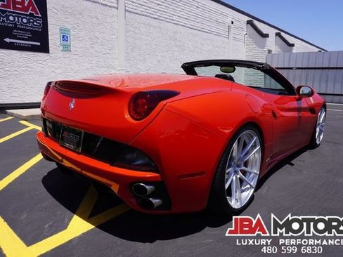 Used 2014 Ferrari California RWD image 98