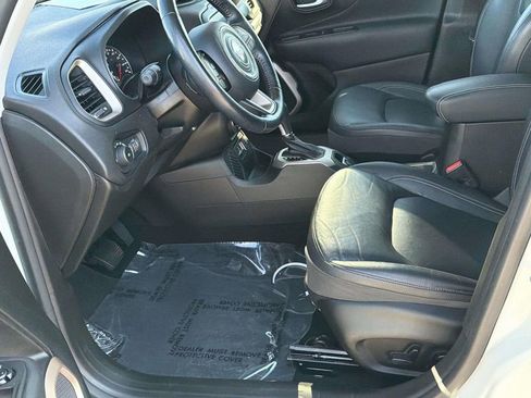 Used 2017 Jeep Renegade Limited FWD image 26