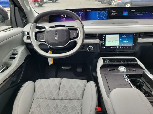 New 2026 Lincoln Navigator L Black Label AWD/4WD image 12